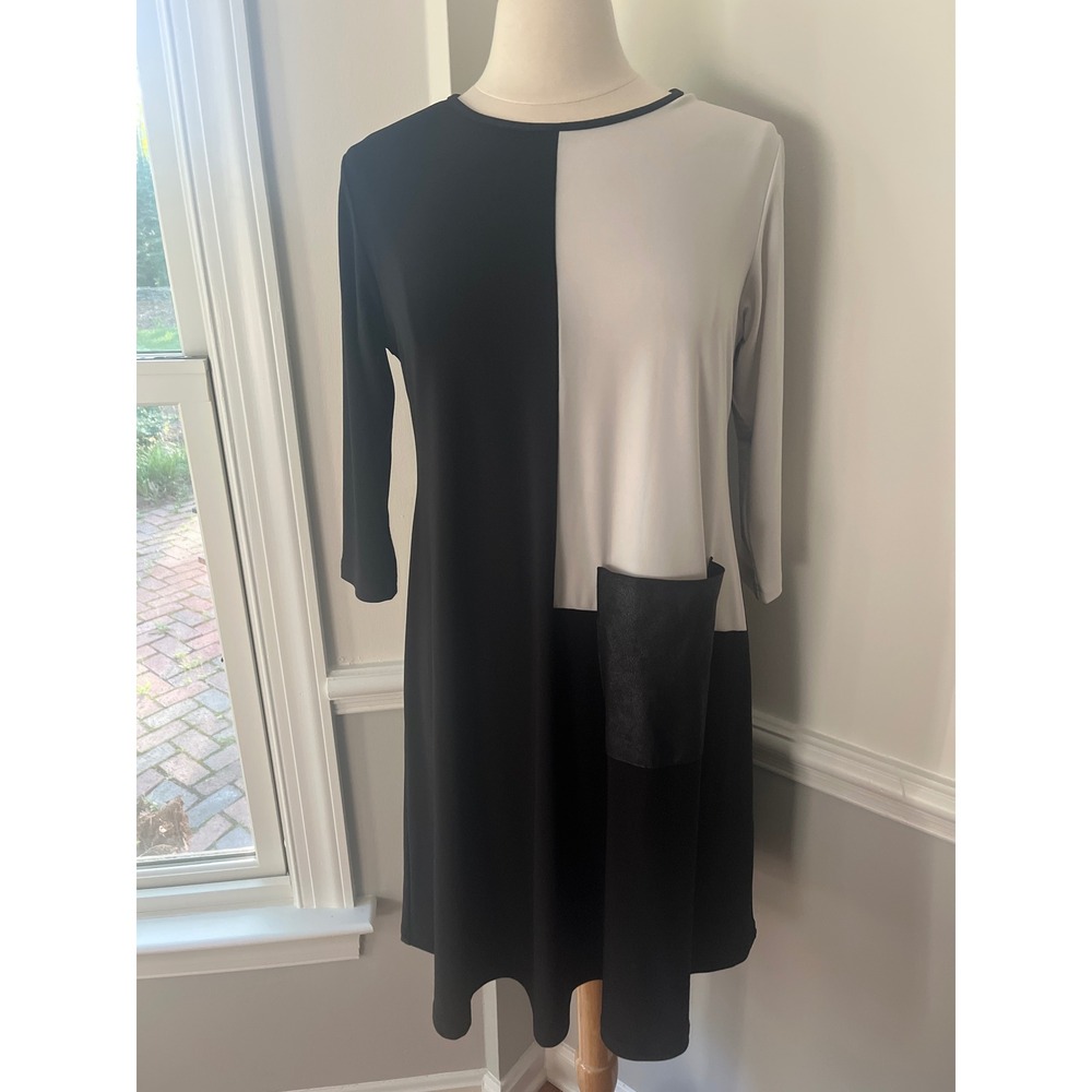 Sympli Black White Colorblock Shift Dress 3/4 Sleeve Faux Leather Trim‎ Pocket